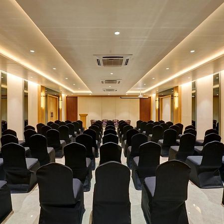 Citrus Hotel Kolhapur Buitenkant foto