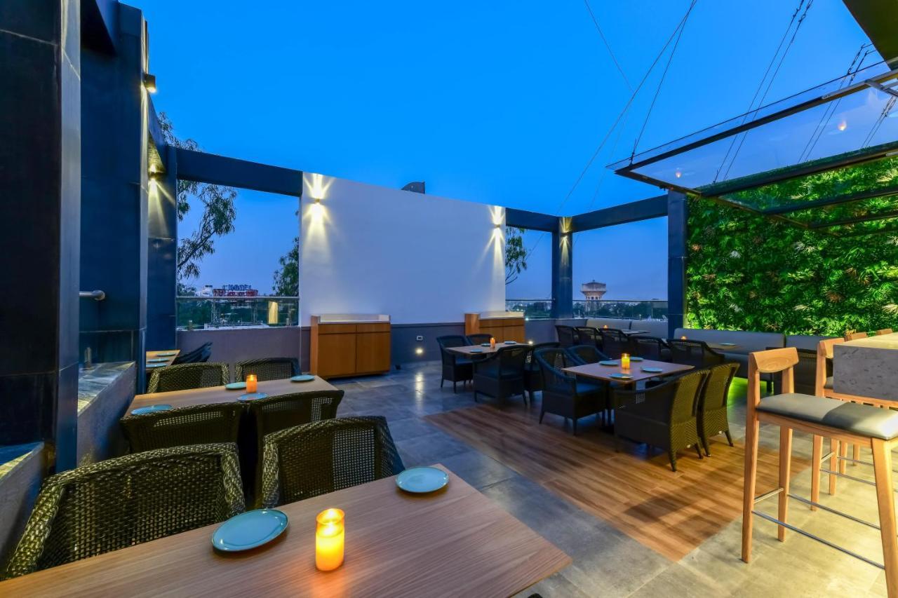 Citrus Hotel Kolhapur Buitenkant foto
