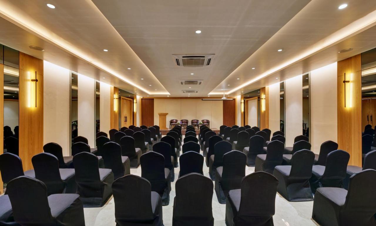 Citrus Hotel Kolhapur Buitenkant foto