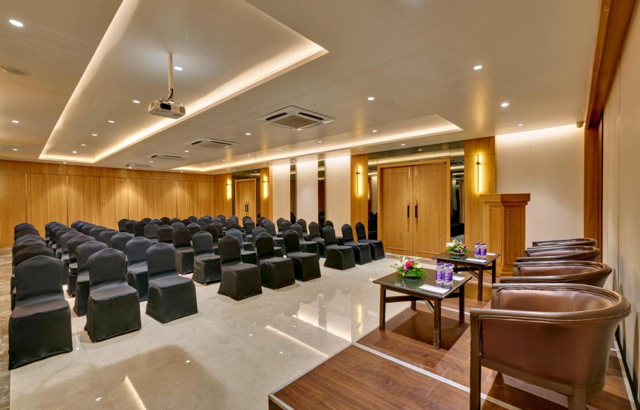Citrus Hotel Kolhapur Buitenkant foto