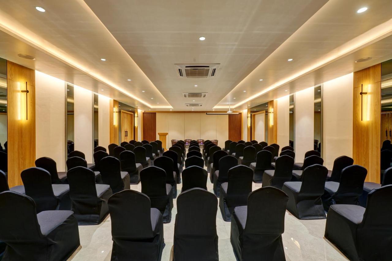 Citrus Hotel Kolhapur Buitenkant foto