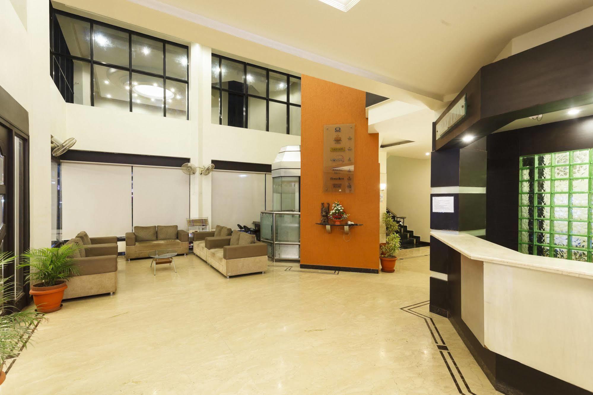 Citrus Hotel Kolhapur Buitenkant foto