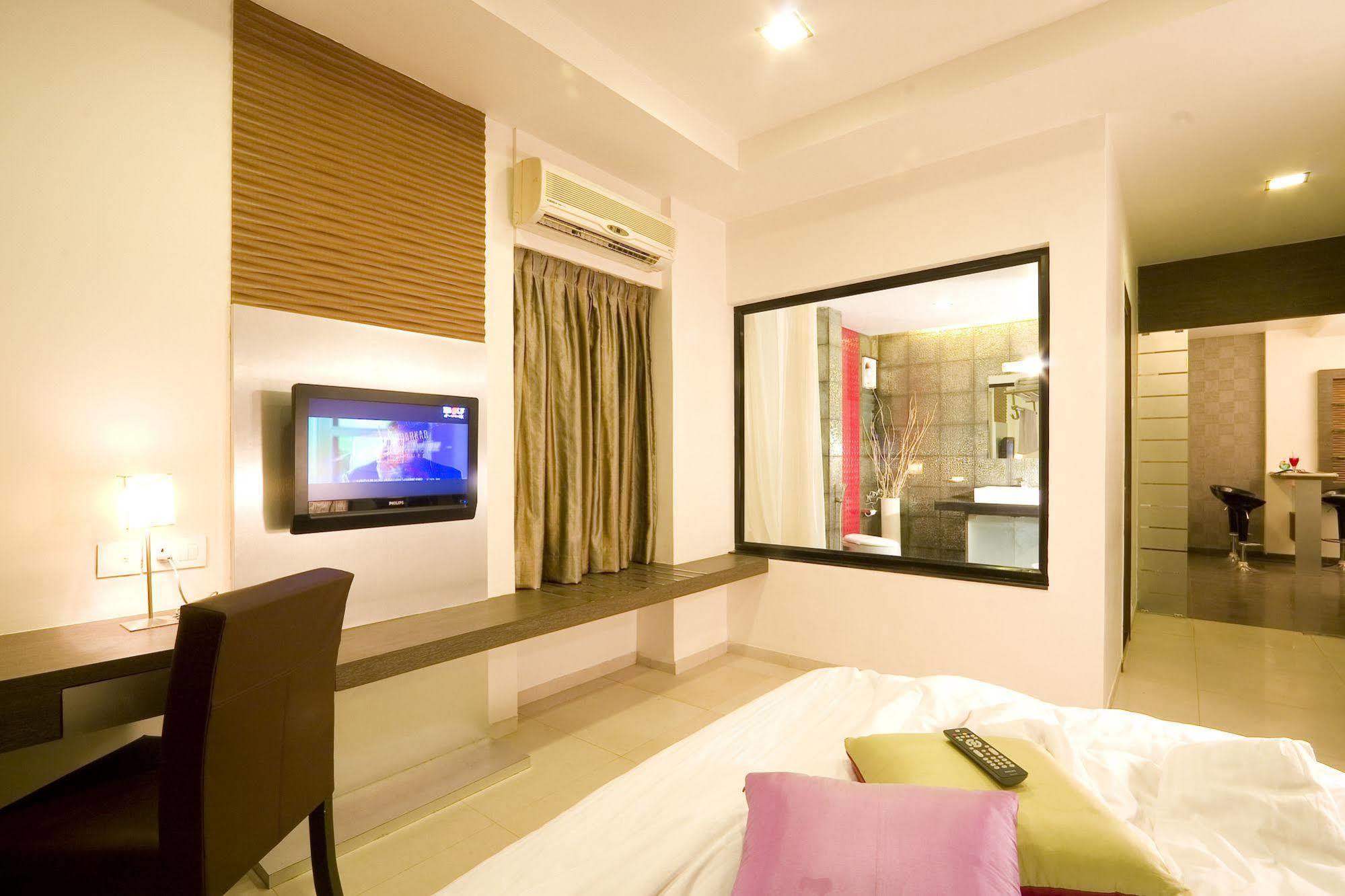 Citrus Hotel Kolhapur Buitenkant foto
