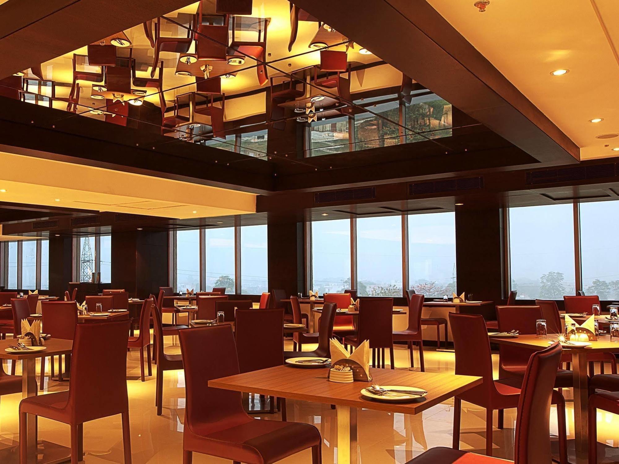 Citrus Hotel Kolhapur Buitenkant foto