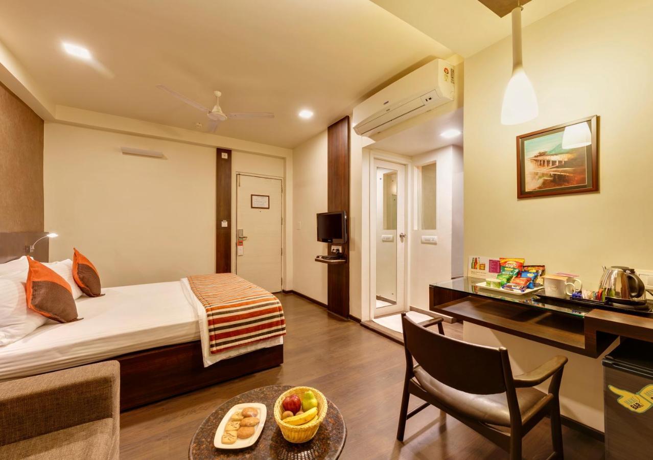 Citrus Hotel Kolhapur Buitenkant foto