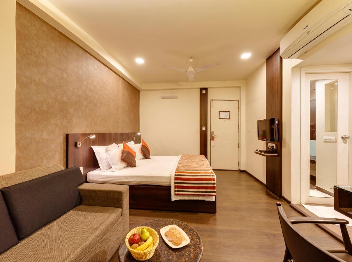 Citrus Hotel Kolhapur Buitenkant foto